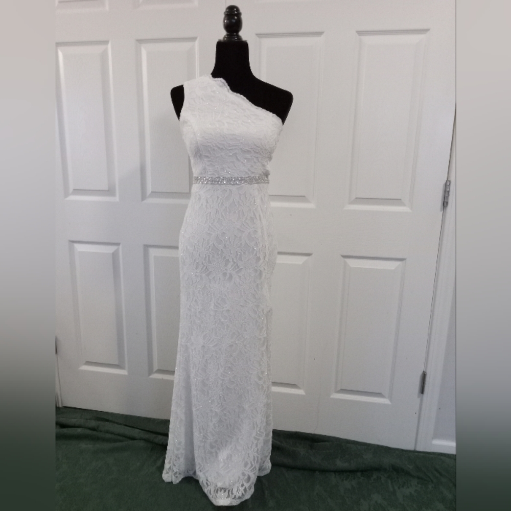 SPEECHLESS Iridescent White Lace w/1 Shoulder Prom Gown